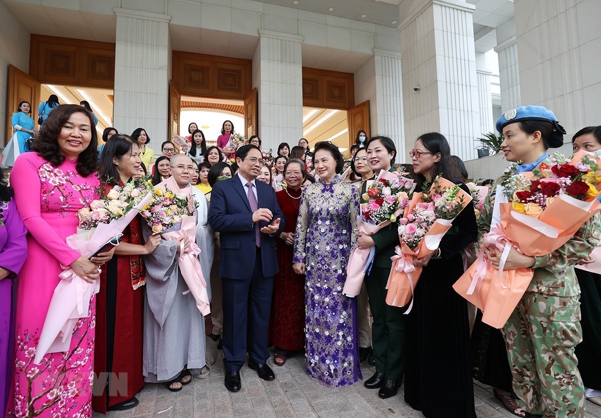 Xây dựng người phụ nữ Việt Nam đáp ứng yêu cầu phát triển bền vững ...