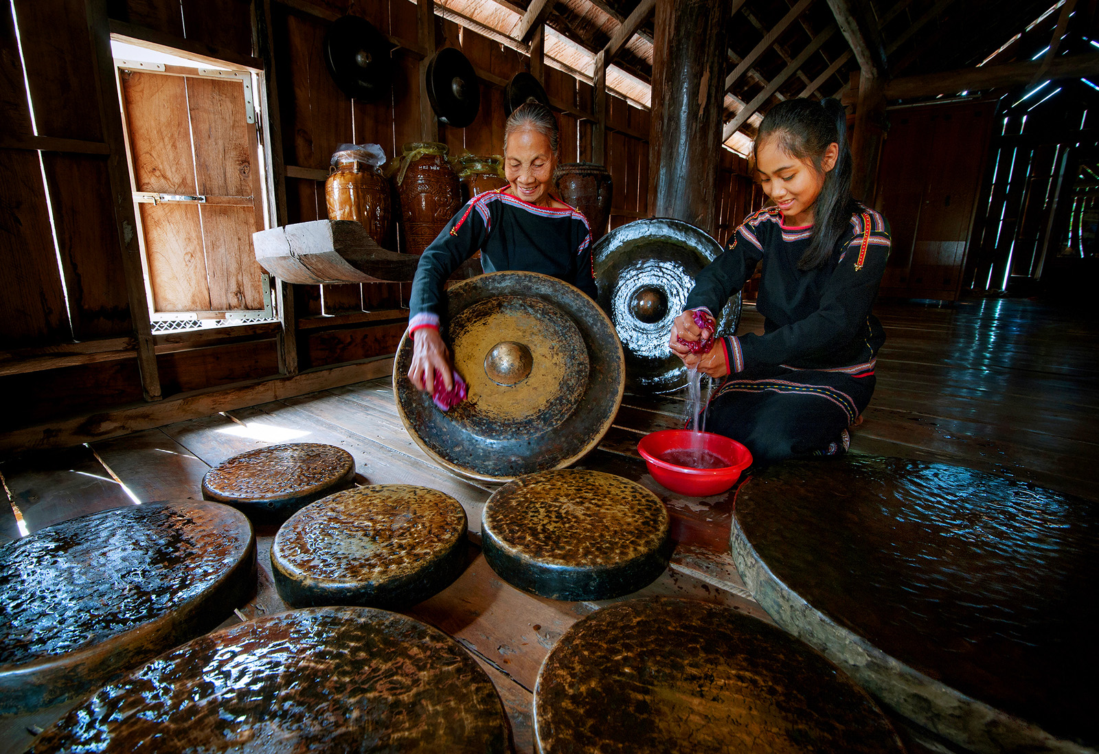 Preserving the gongs’s cultural values of ethnic minorities in the